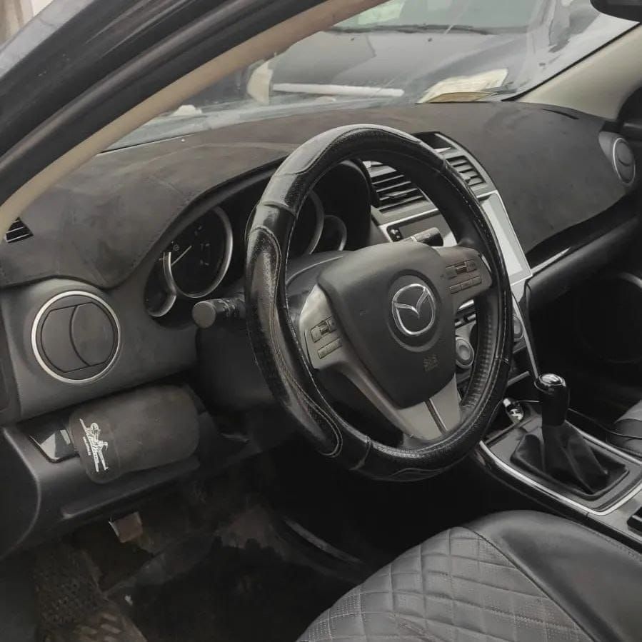 Купить Накидка на панельMazda