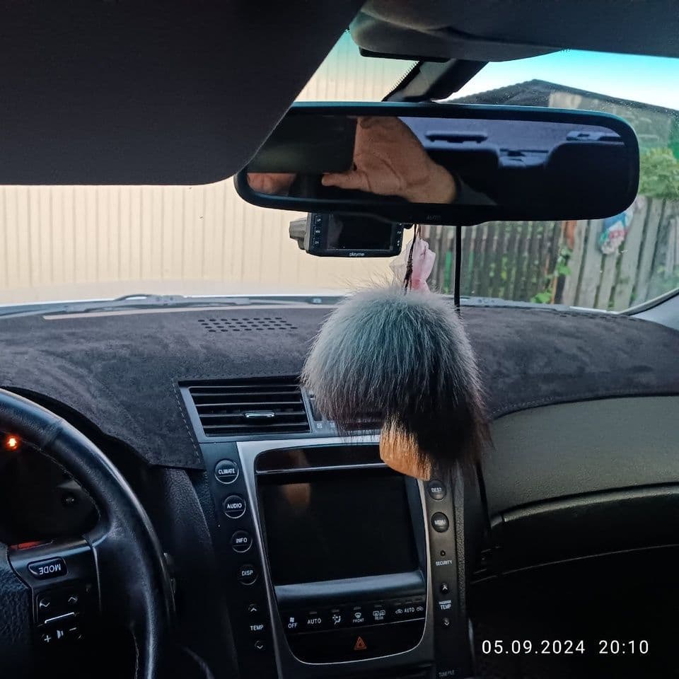 Купить Накидка на панельLexus