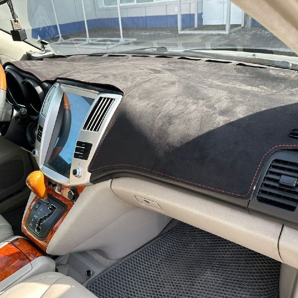 Купить Накидка на панельLexus