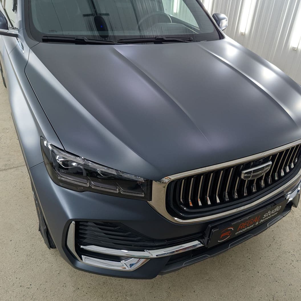Купить Оклейка Geely Monjaro матовым полиуретаном