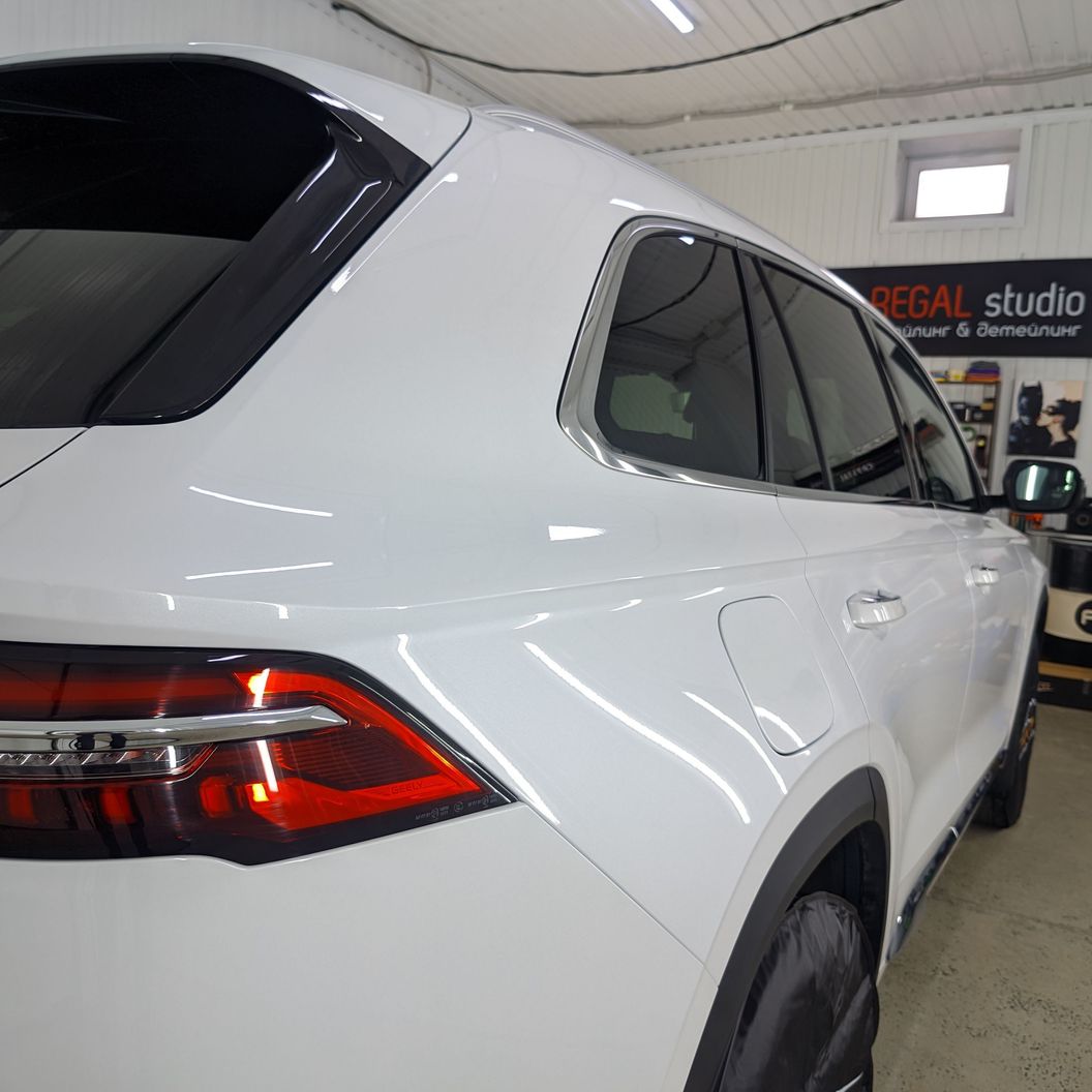 Купить Оклейка Geely Monjaro плёнкой, которая не желтеет