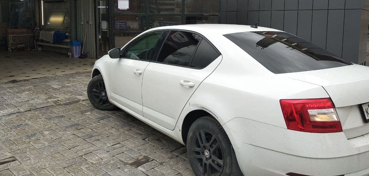 Тонировка, тонировка автомобиля, тонировка Новочебоксарск, тонировка нчк, тонировочный центр, задний полукруг, передний полукруг, тонировка фар, тонир