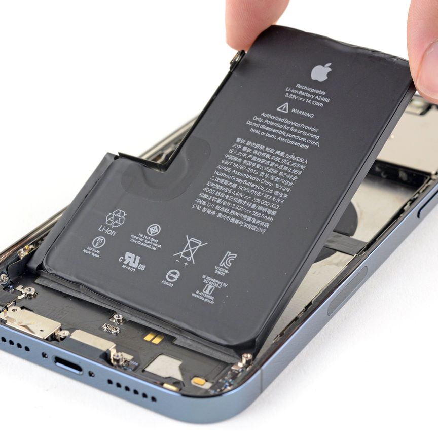 Замена аккумулятора iPhone в нашем сервисе возле метро савеловская