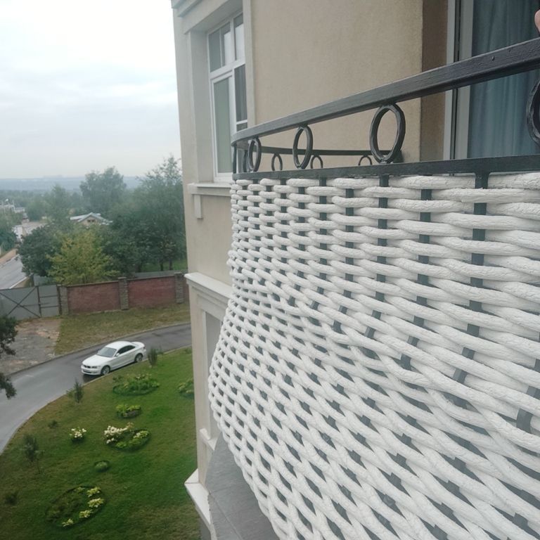 Купить Балкон из полимерной лозы 