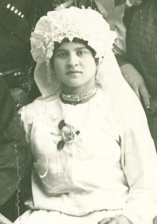 Казачьи корни, Ксения Михайловна Диброва (Глоба), Сам себе генеалог