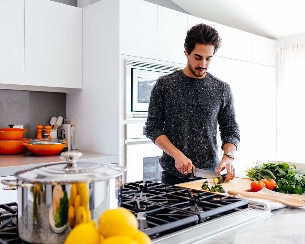 Исключительная экологичностьбарных стоек для кухни или кафе из искусственного камня