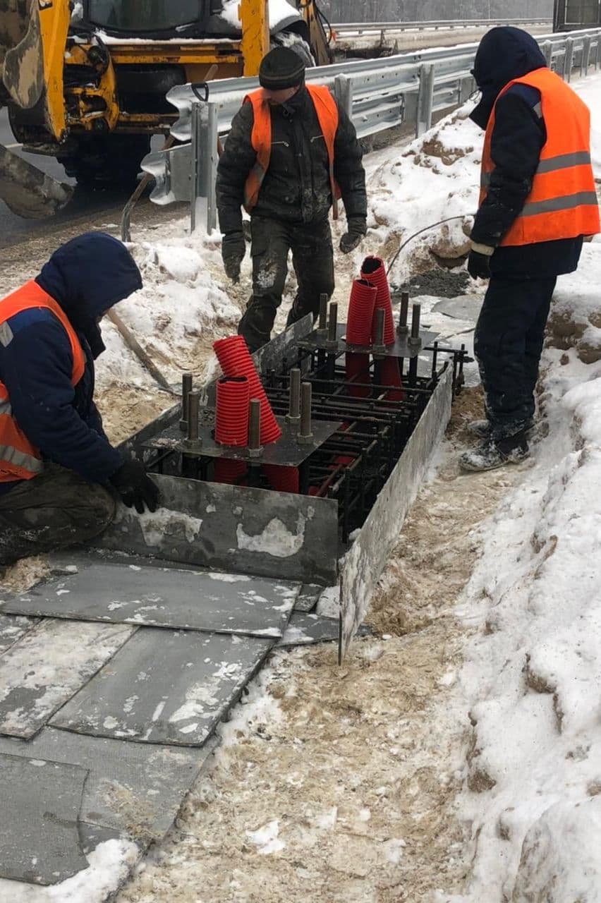 Бетонирование закладных и кабелей опор освещения
