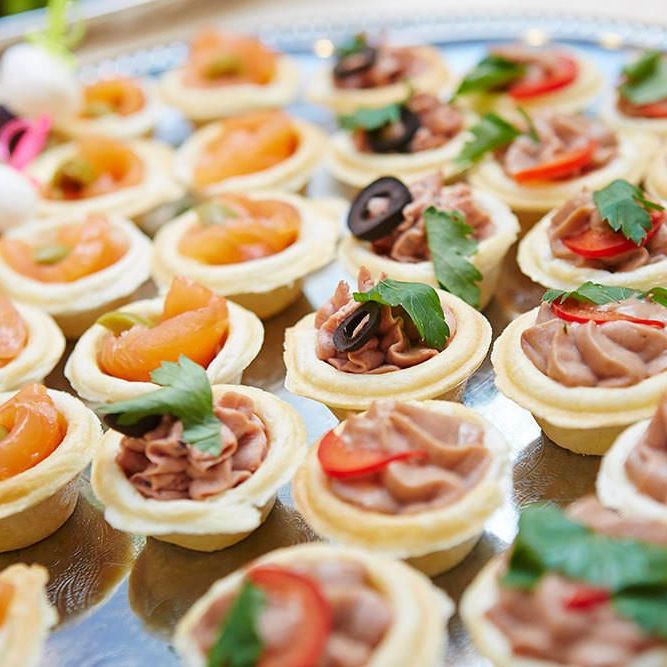 Выездная кухня (кейтеринг) фуршет и банкет в Москве.