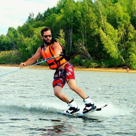 Вейкборд в Перми, водные лыжи в Перми, водная таблетка в Перми, ватрушка