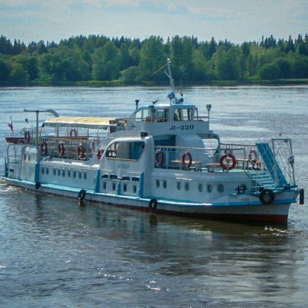 Аренда теплохода М-220 в Перми. 