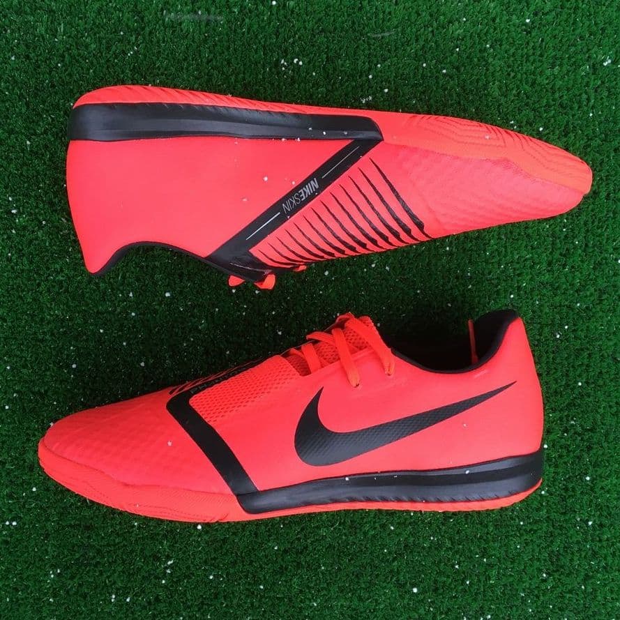 Купить NIKE PHANTOM VENOM ACADEMY IC AO0570 600 SR