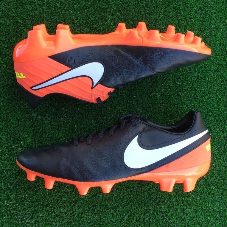 Купить NIKE TIEMPO 
MYSTIC V FG 
819236 018 SR