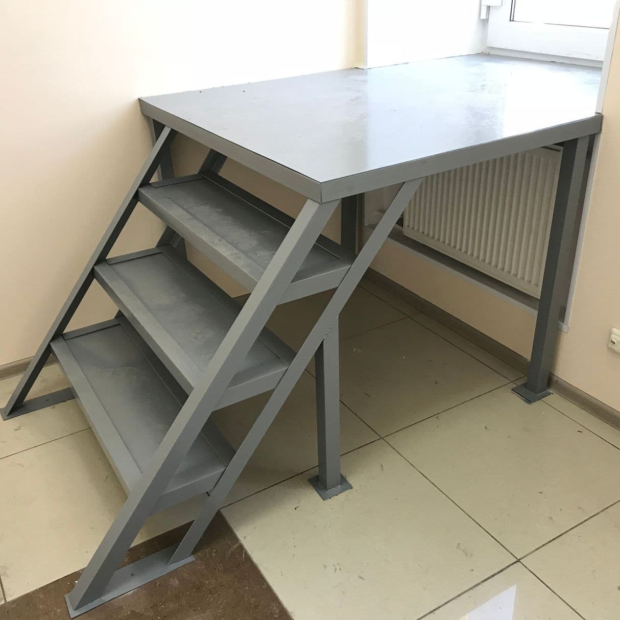 Металлическая лестница