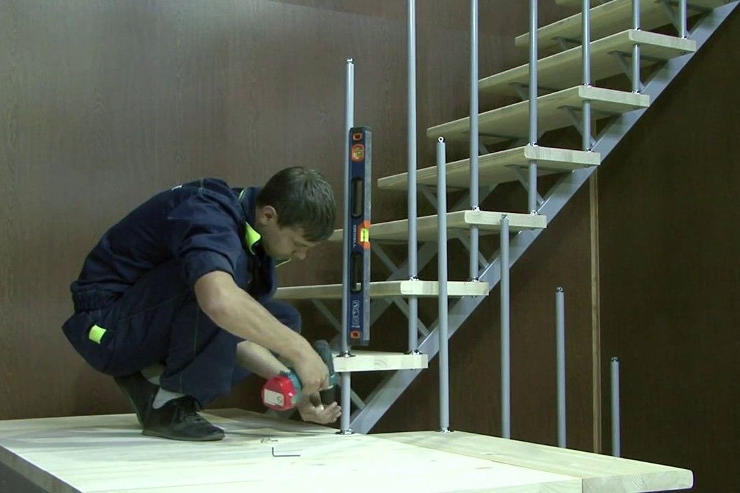 Монтаж лестниц