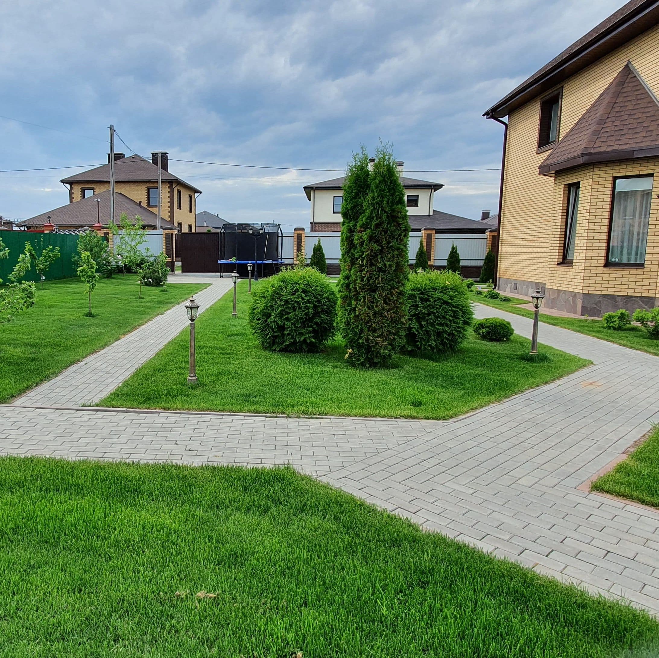 Ландшафтный дизайн Казань, системы полива Казань, газон Казань, озеленение, благоустройство, укладка газона, автополив, ландшафт казань, посадка расте