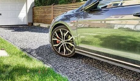 Газонная решетка парковка автомобиля