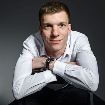 Дмитрий Карякин