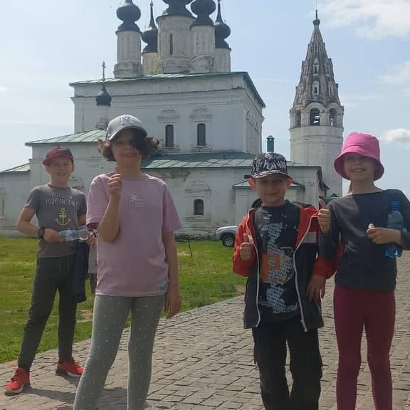 За время экспедиции ребята пройдут путь художника от подготовки материалов для пленэра до оформления готовых работ в багет. Они получат уникальный опы