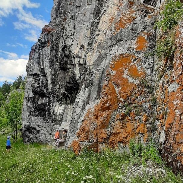 Купить Першинские скалы, пещера, водопад и свадебный комплекс