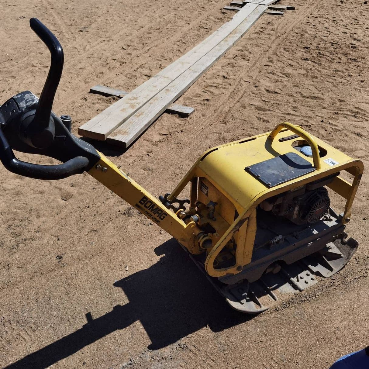 Аренда виброплиты Bomag BPR 35/60