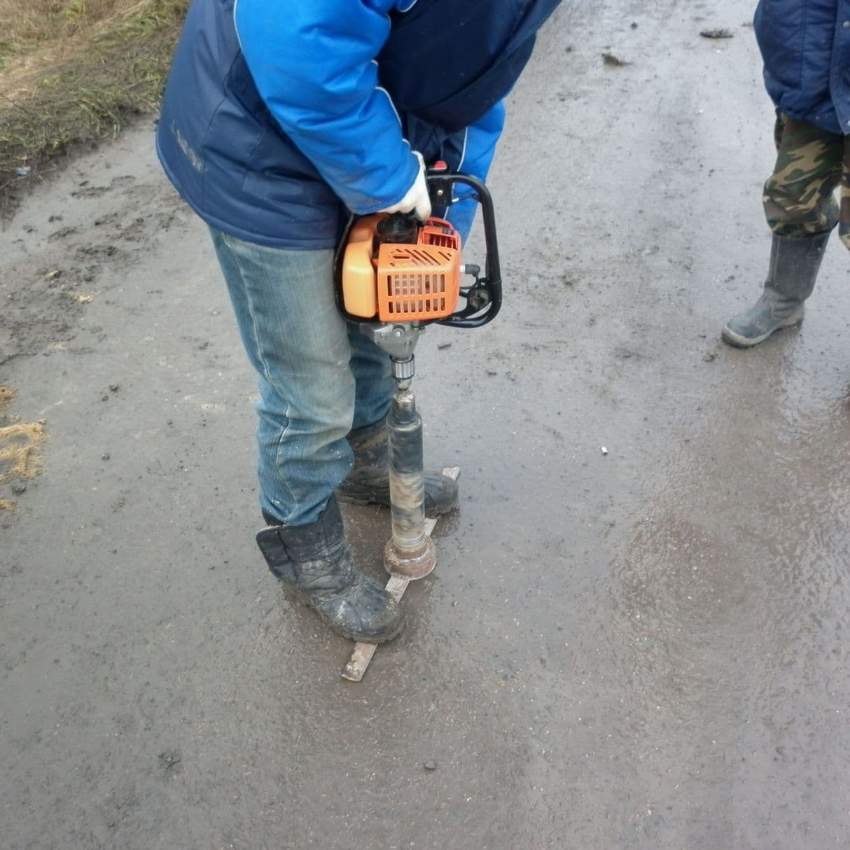 отбор керна асфальта
