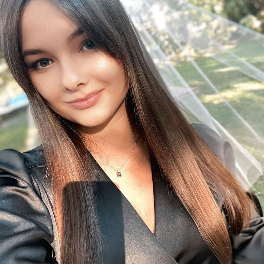 Купить Ксения Гуляева
