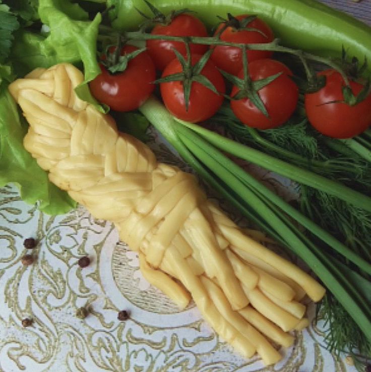 Купить Молокосодержащий продукт с заменителем молочного жира, произведенный по технологии сыра "Чечил особый копченый" коса 115гр.м. д. ж. 45% р. ж. н