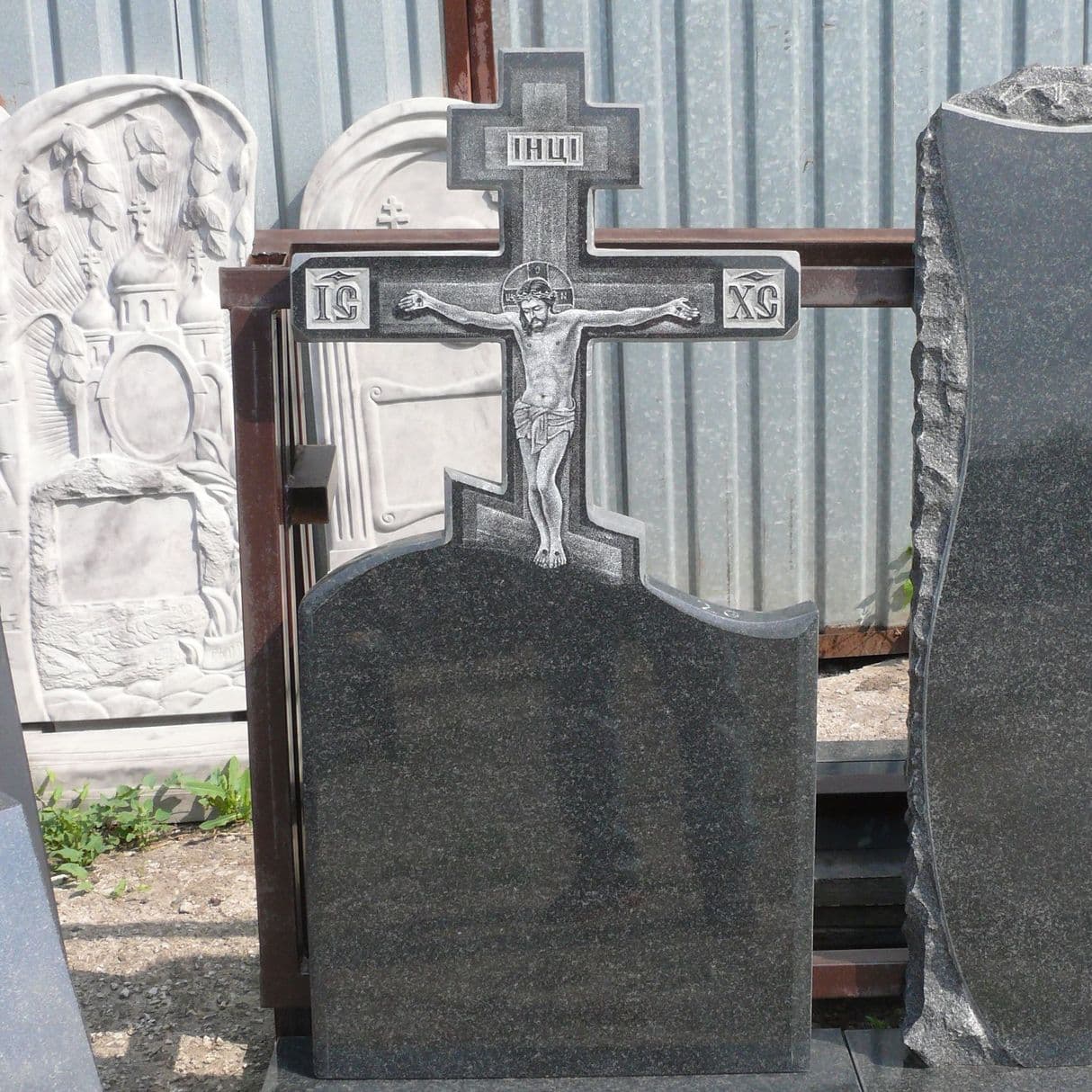 granitniy_pamyatnik_rcu_uzlovaya