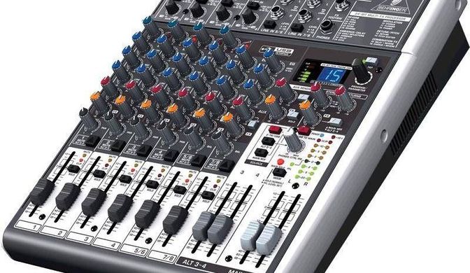 Behringer Xenyx X1204 Оборудованиие нашей студии PodStudio