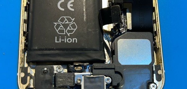 Замена аккумулятора на iPhone в Калининграде в московском районе