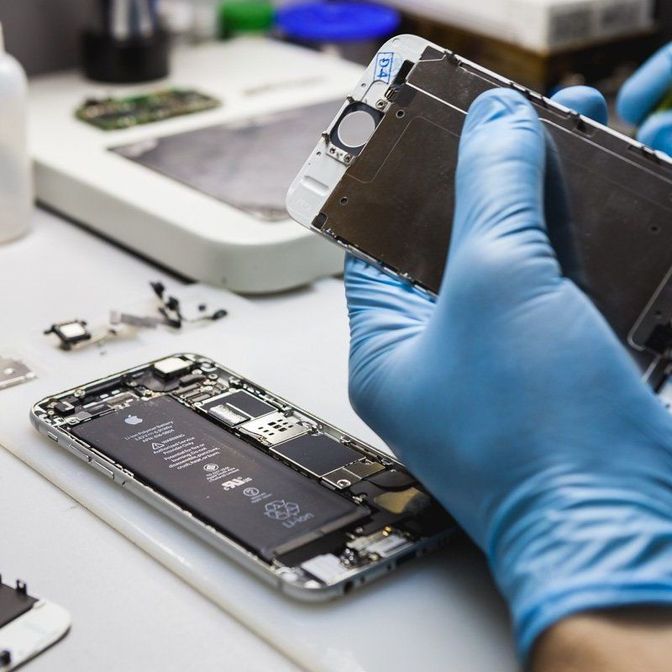 Замена дисплея на телефоне iPhone 