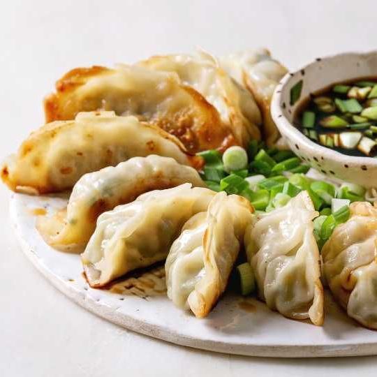 Цзяоцзы китайские пельмени, традиционное блюдо китайской кухни