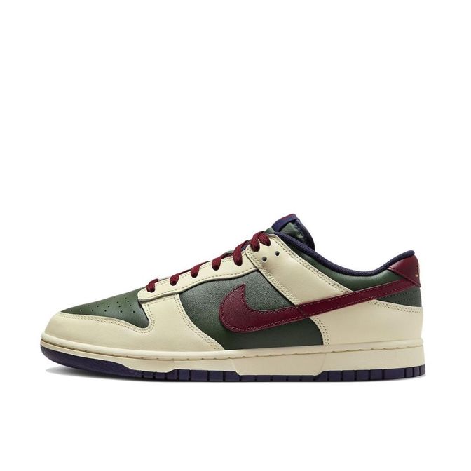 Nike Dunk "From Nike, to you"
