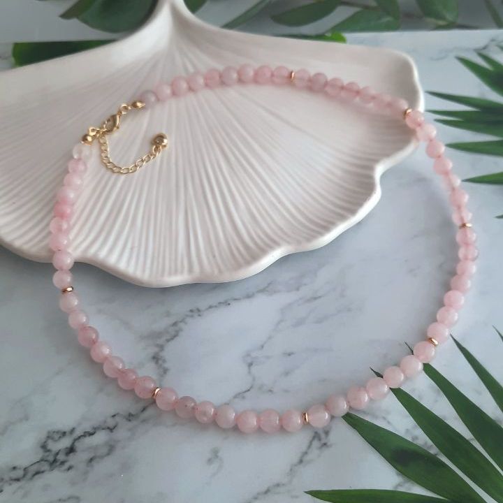 Чокер из розового кварца🌸 Очень нежно и лаконично🎀