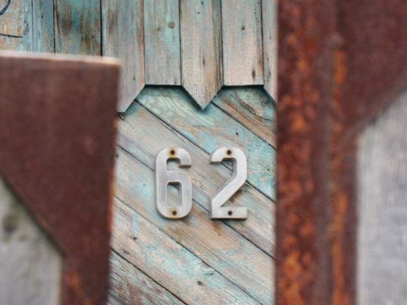 62