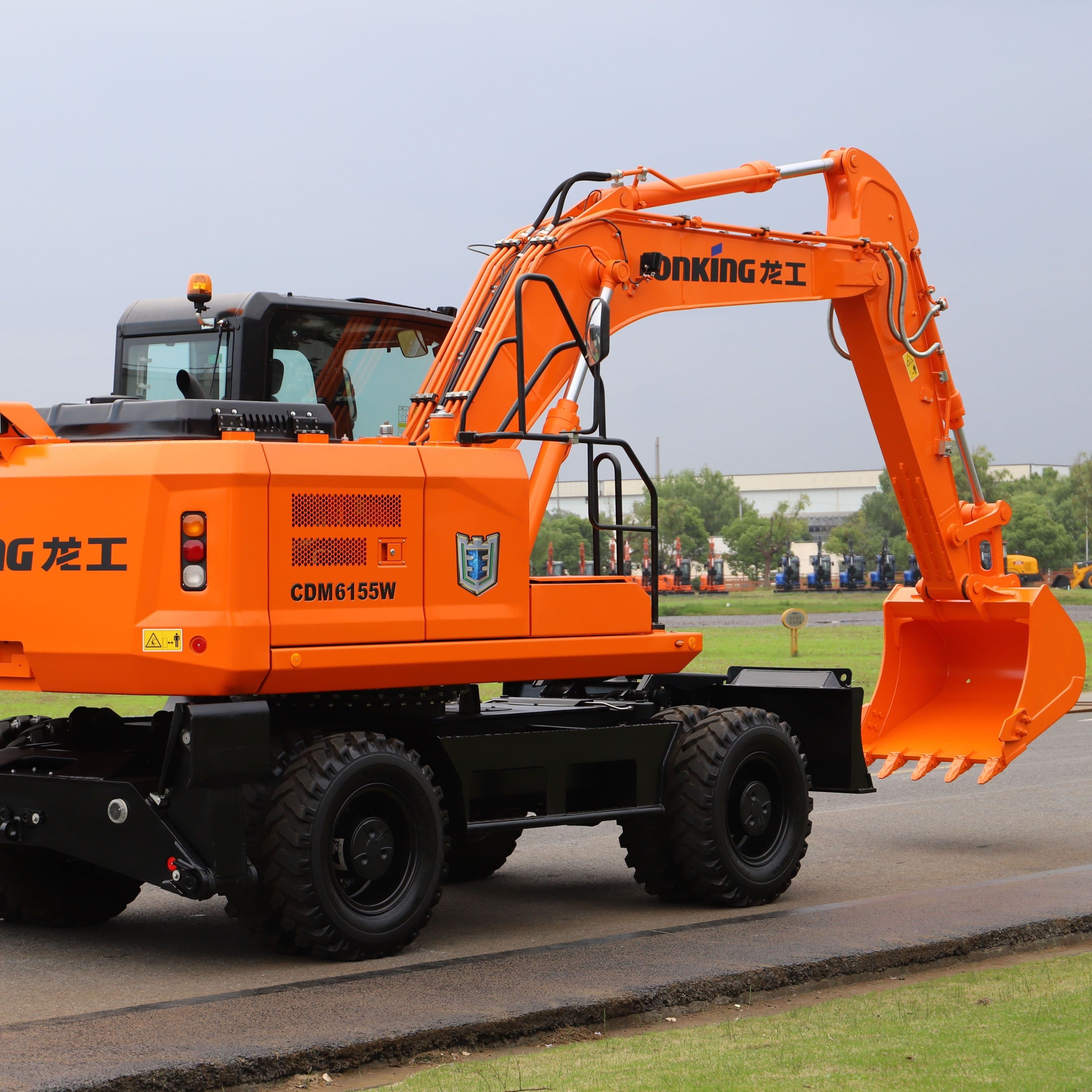 Колесный экскаватор LONKING CDM6155W