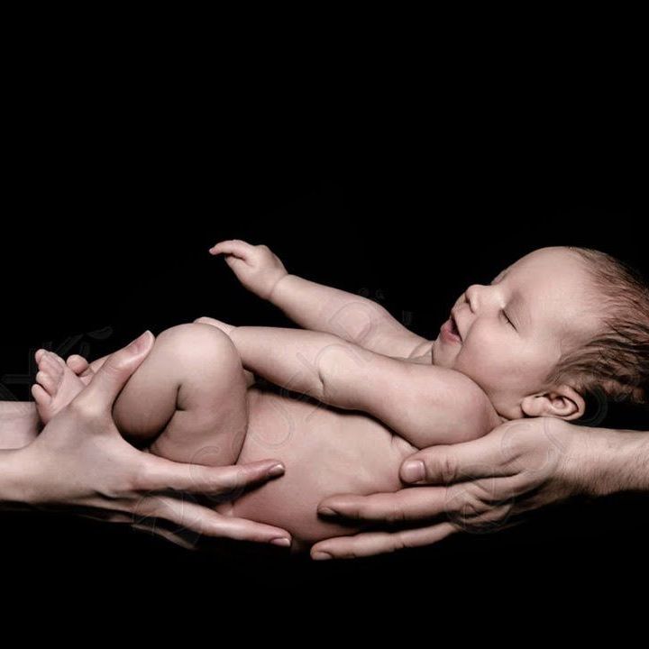 Купить У младенца (0-1) ведущая деятельность — непосредственно эмоциональный контакт со взрослым. Кризис новорожденности заканчивается периодом оживле